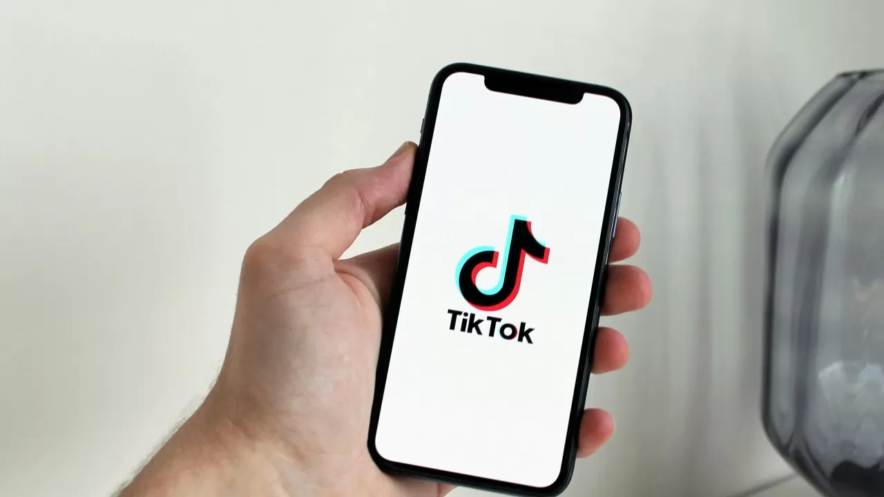 Албания запрещает TikTok на год на фоне роста насилия среди детей