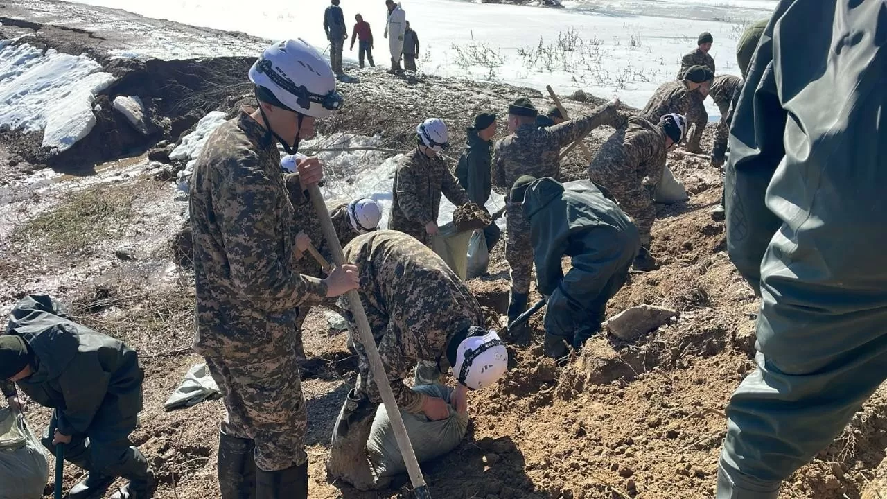 Дворовые территории подтопило в Алматинской области 