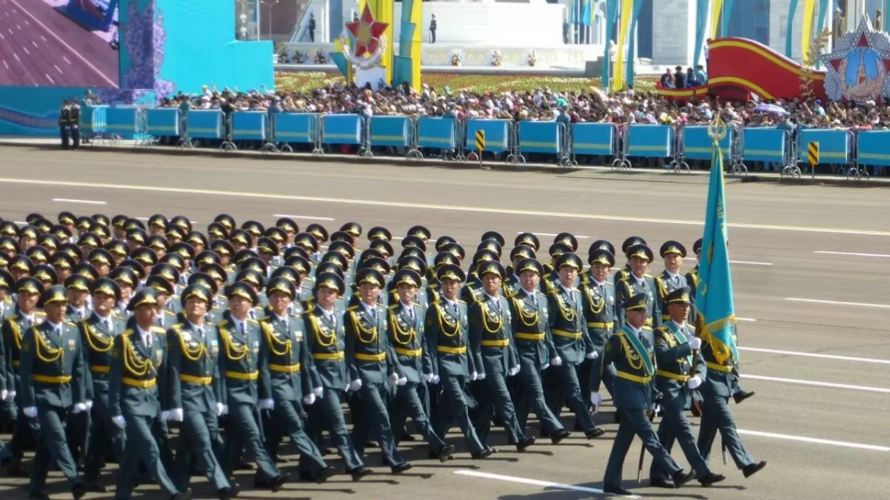 Жеңістің 80 жылдығына арналған парад не себепті 7 мамырда өтетіні белгілі болды