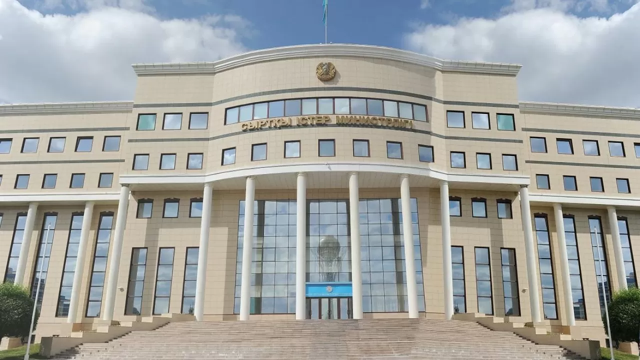 Казахстан вводит инвесторскую визу: условия получения