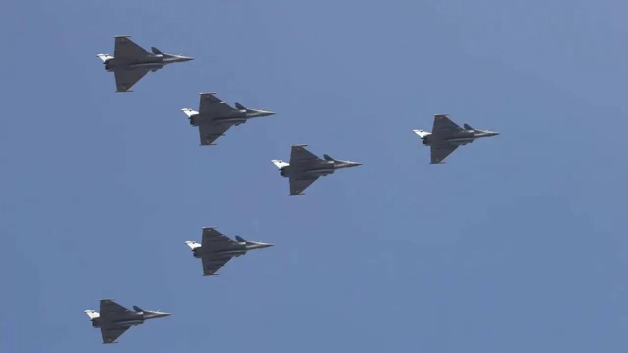 Үндістан Франциядан жойғыш ұшақтар сатып алуға келісім жасады