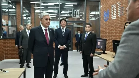 Мемлекет басшысы Yessenov Technopark қызметімен танысты