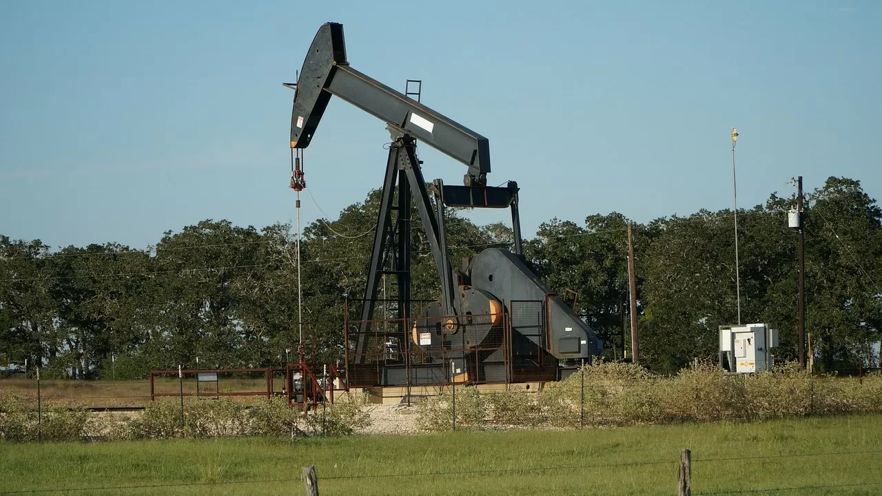 Цены на нефть стремительно падают 
