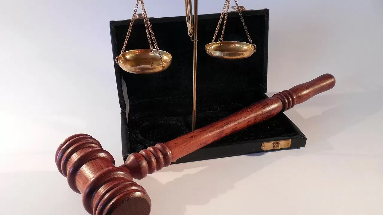 ВС РК отменил сделку по продаже квартиры с участием психически больной женщины 