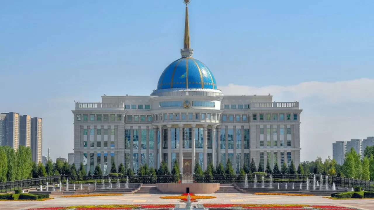 Мемлекет басшысының туған күніне құттықтау хаттар келіп түсті
