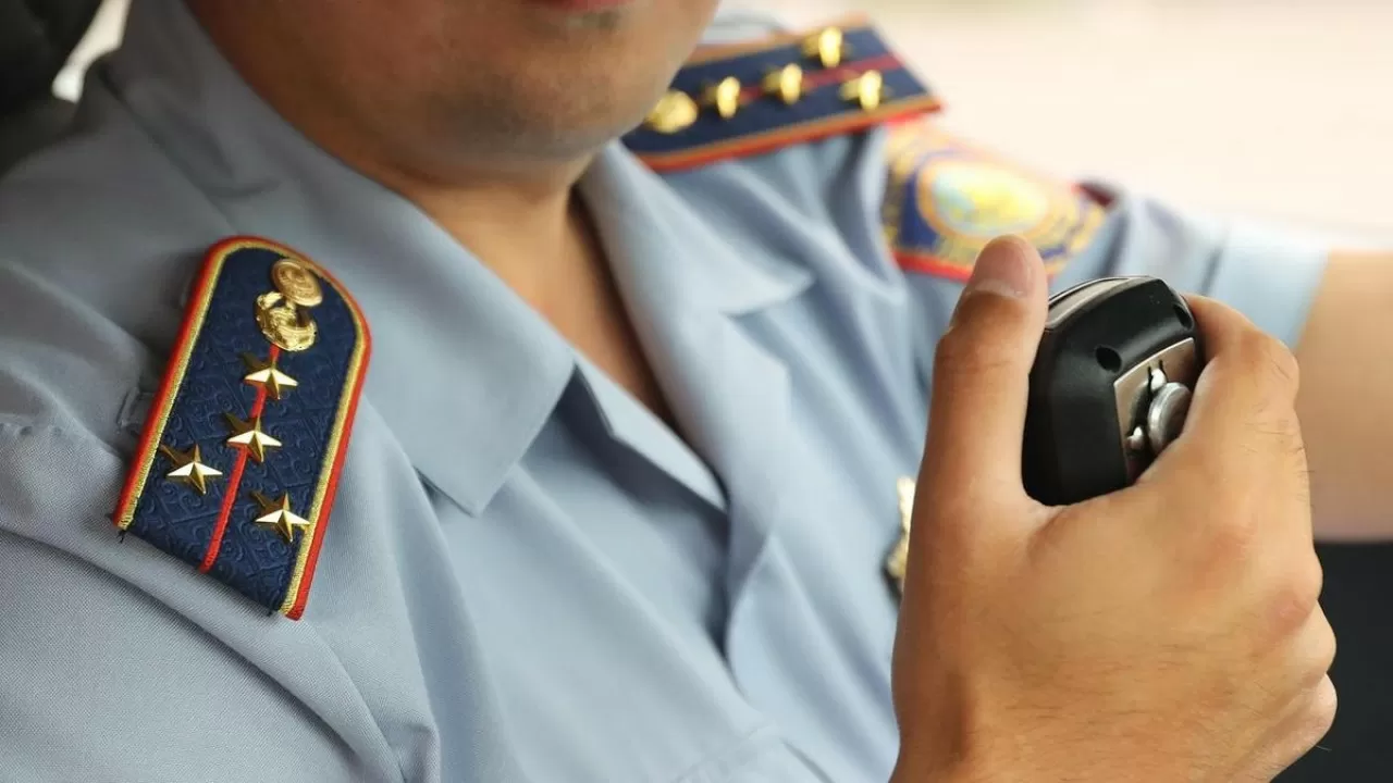 Жамбыл облысында қарулы полиция қызметкері ұсталды 