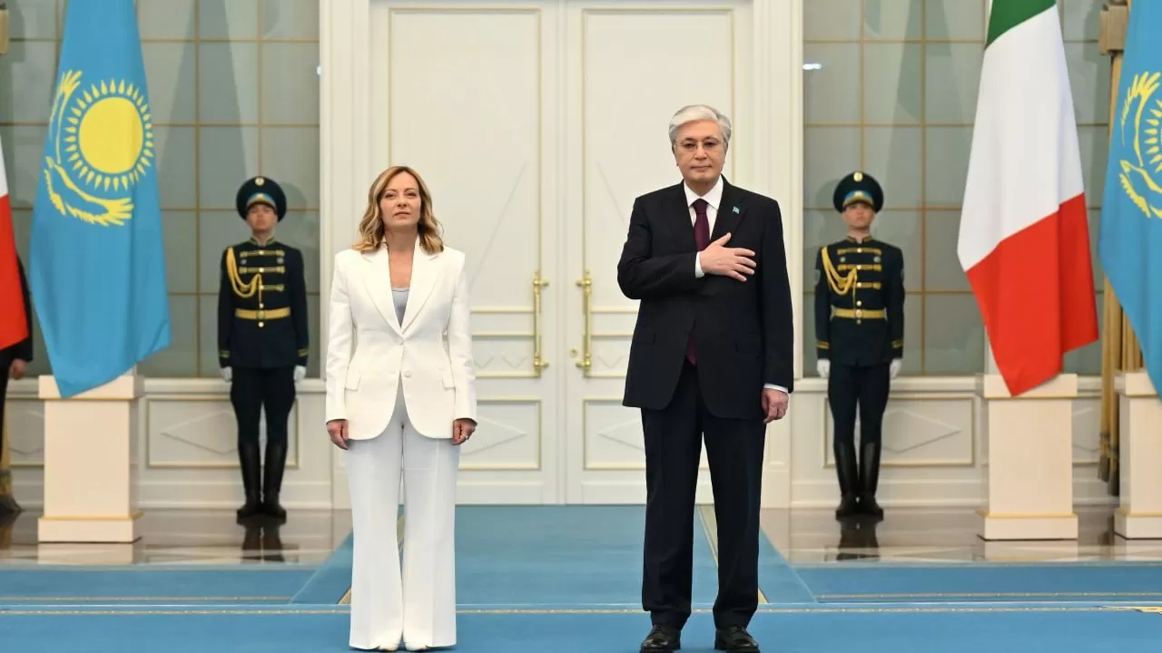 Қасым-Жомарт Тоқаев Ақордада Джорджа Мелониді қарсы алды