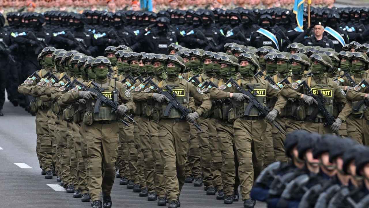 Астанада Ұлы Жеңістің 80 жылдығына арналған әскери парад өтті