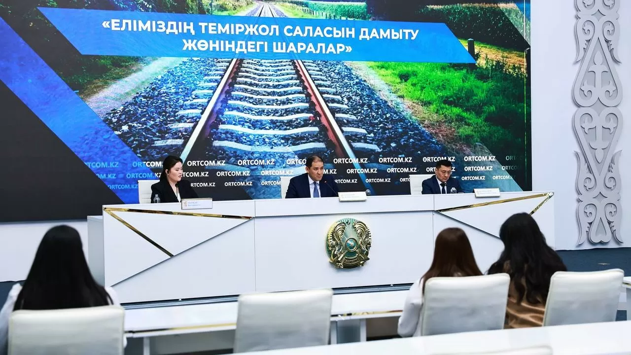 Дополнительные поезда и вагоны запустят летом в Казахстане 