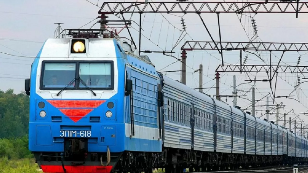 11 дополнительных железнодорожных маршрутов запускаются на лето в РК 