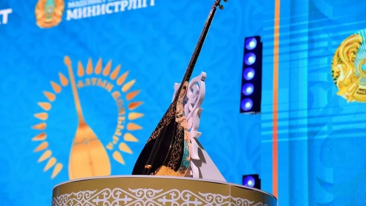 Парижде қырғыз-қазақ айтысы өтеді