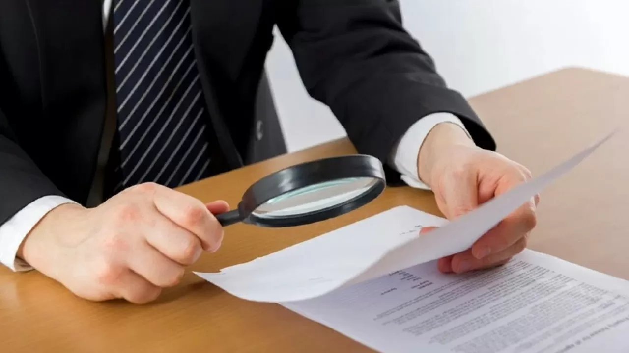 Судоисполнитель подделывал документы в помощь алиментщикам в Мангистау 