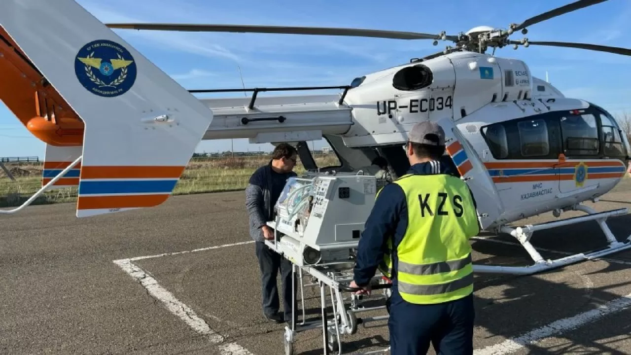 ТЖМ тікұшағы Екібастұздан Павлодарға екі сәбиді шұғыл эвакуациялады   