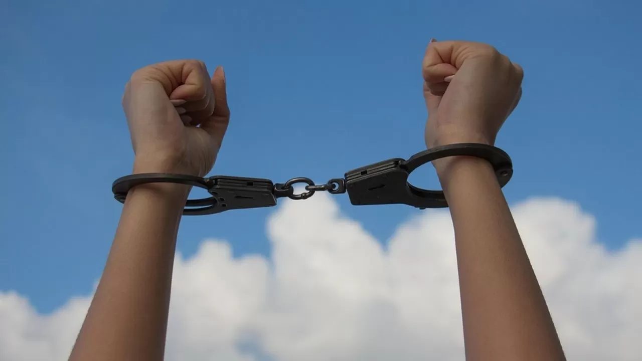 Суд приговорил пятерых за вымогательство в Костанайской области 