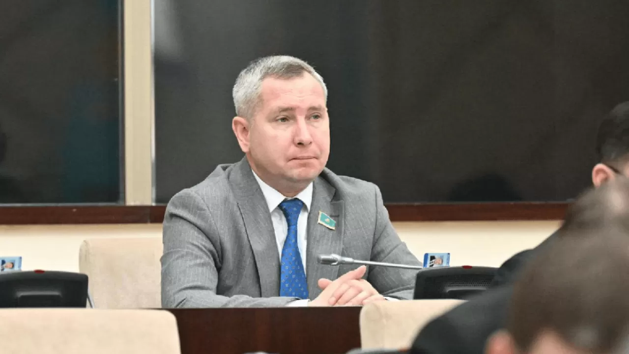 Сенатор бұзақылықты қайталаушыларға жазаны қатаңдатуды ұсынды