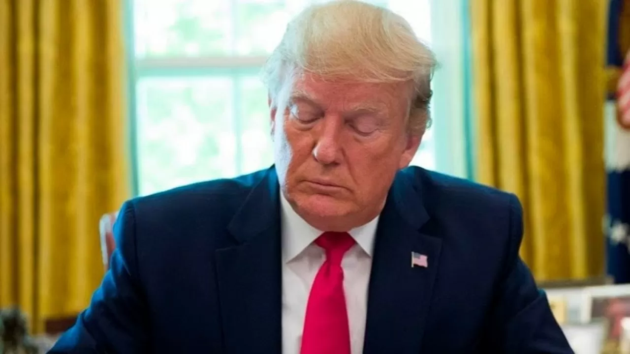 Трамп лишил финансирования крупные СМИ Америки 