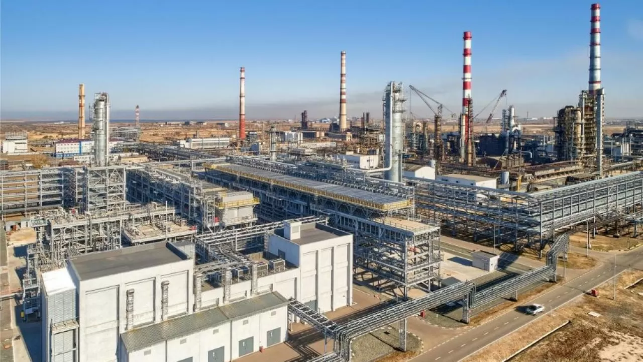 Казахстан серьезно  нарастил выпуск топлива с начала 2025 года 
