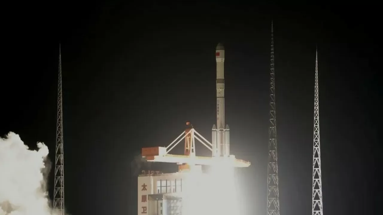 Қытай Жердің электромагниттік өрісін зерттеу үшін 3 жер серігін ұшырды 