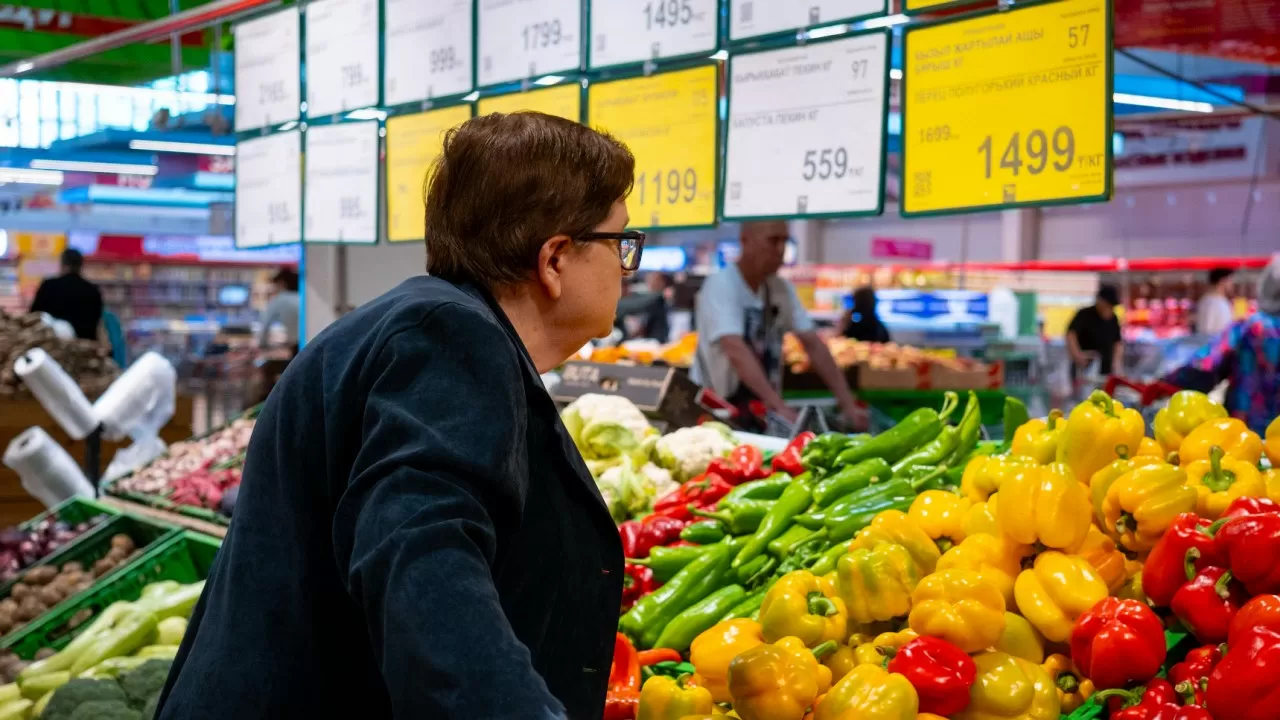 Продукты съедают 55% бюджета: в каких регионах РК больше всего тратят на питание  