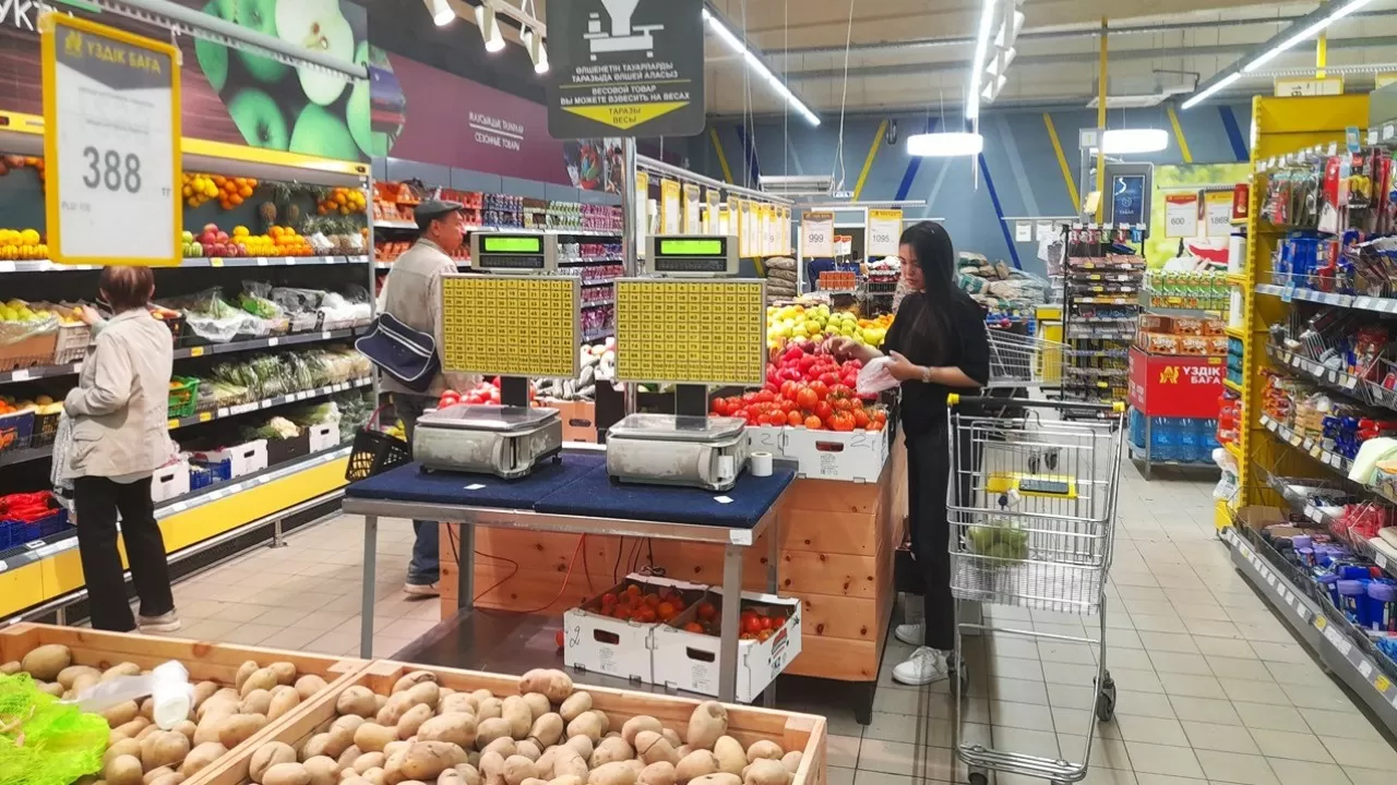 В Актобе переписывают ценники на социальную корзину 