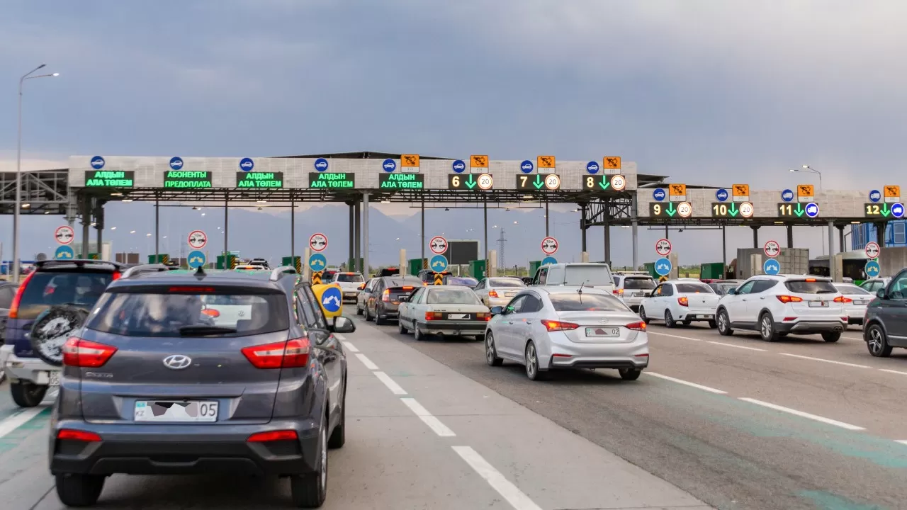 В Казахстане сократят протяженность платных участков дорог