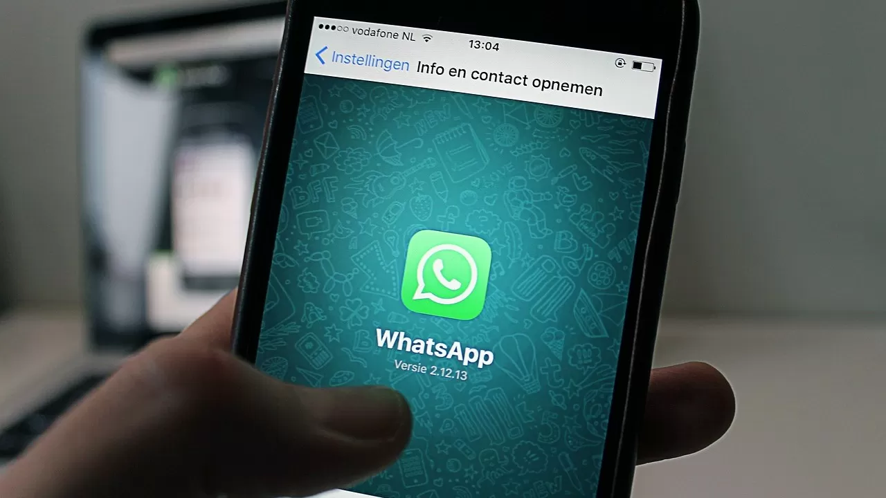В WhatsApp "гуляет" фейк, связанный с Днем Победы