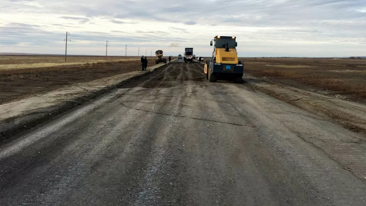 Салмағы 40 тоннадан асатын жүк көліктері жолдарды бүлдіріп жатыр