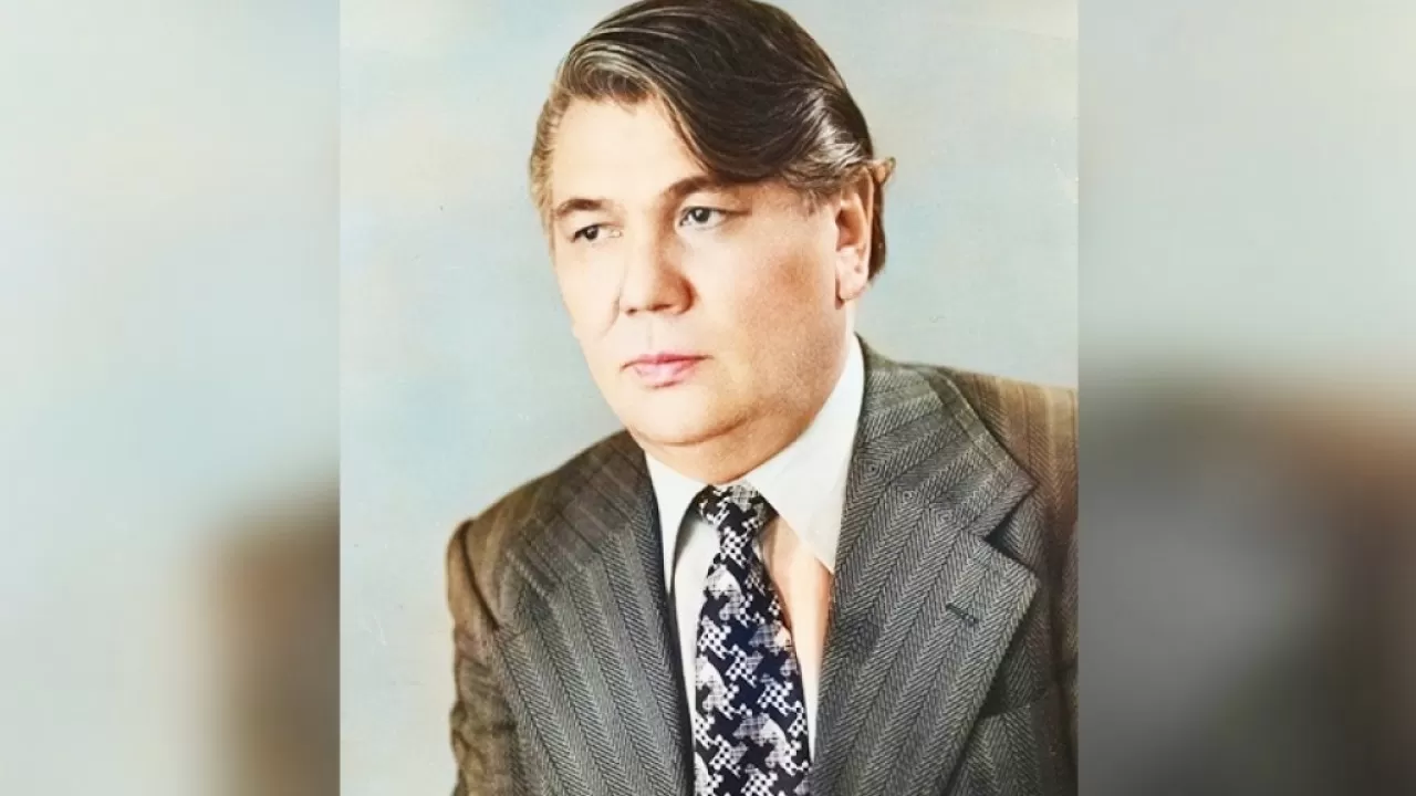 Бішкекте мектептердің біріне Кемел Тоқаевтың есімі берілді