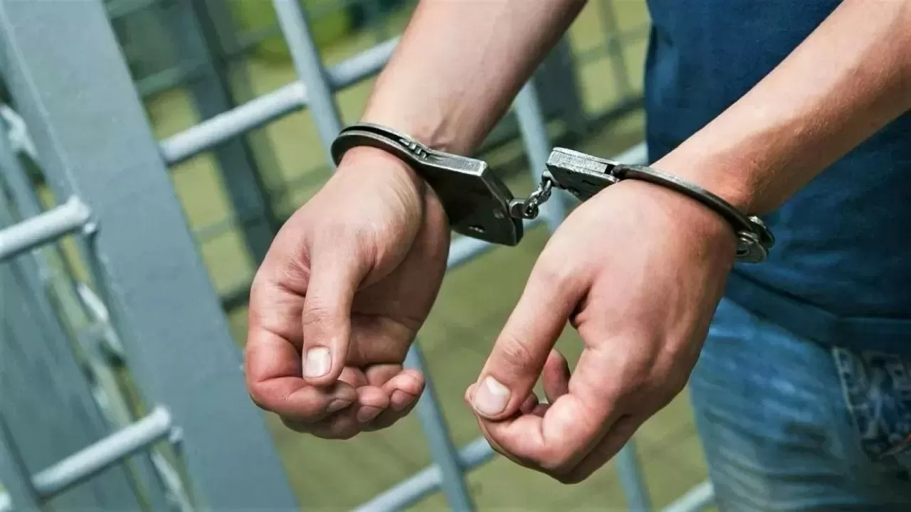 Как наказали пассажиров, напавших на водителя такси в Алматы