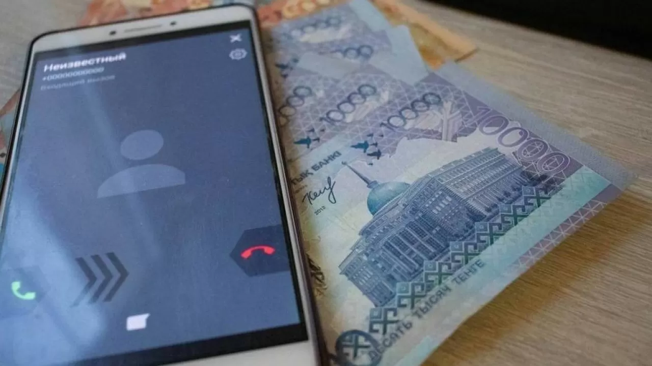 Павлодардағы балабақша қызметкері әріптестерінің атына 14 млн теңге несие ресімдеген