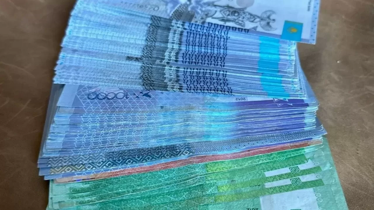 Уговаривал дать взятку 50 млн тенге работникам акимата ЗКО: ответ антикора