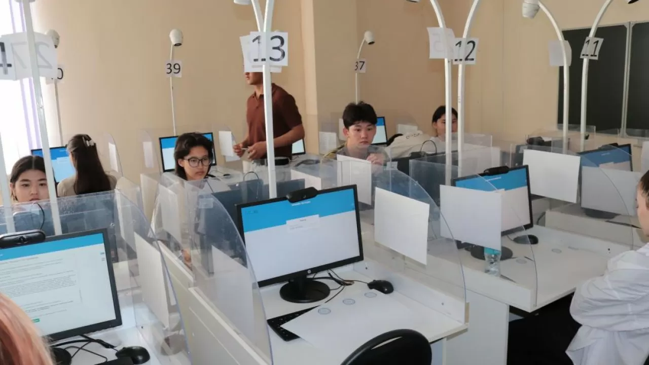 В Казахстане стартовал основной этап ЕНТ-2025 
