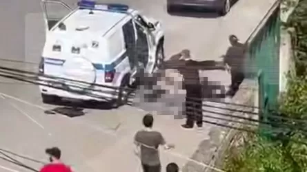Трое полицейских погибли во время перестрелки в Махачкале