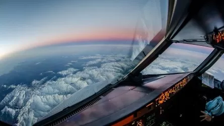 Пилоты увидели НЛО на рейсе из Санкт-Петербурга в Москву
