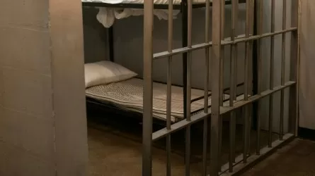 Абай облысында түрмеде отырған қылмыстық топ басқа сотталғандардан ақша бопсалаған