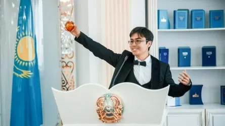Қазақстан туралы үздік роман жазған автор өмір бойы ай сайын 500 доллар алатын болды
