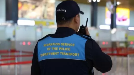 Мас күйінде пойызды тоқтатқан адам жауапқа тартылды