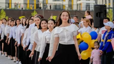 Астана әкімдігі түлектерге 550 грант бөледі