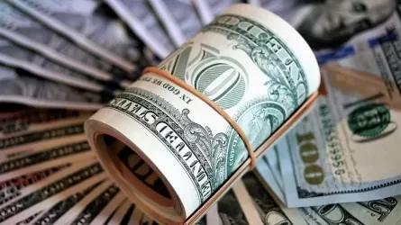 Шымкент обошел Алматы по продаже долларов  