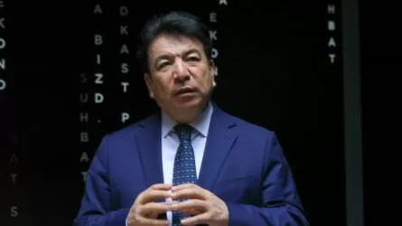 Оқу-ағарту министрі журналистер мен театр өкілдеріне ренішін жеткізді 