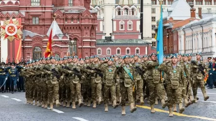 "Голубые береты" представляют армию Казахстана на параде Победы в Москве 