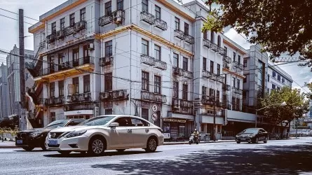 Бум продаж электрокаров в Китае, тарифная оттепель и смелый прогноз главы BMW