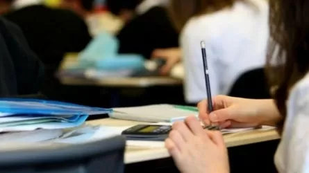 Сбой в системе: родители победителей "Мың бала" требуют справедливости