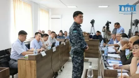 «Шатастырып Шерзатты тептім»: Айыпталушы Шыңғыс Белғожаевтан жауап алынып жатыр