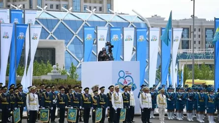 Әскери парадта Тәуелсіз Қазақстан армиясының бүгінгі күш айбыны көрсетіледі