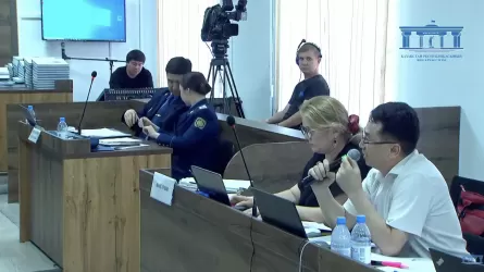 «Нұрқанатты тепкенімді мойындаймын»: Екінші айыпталушы төбелес қалай басталғанын айтты