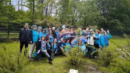 Димаш Құдайбергеннің шетелдік жанкүйерлері әншіге арнап ерекше сый жасады