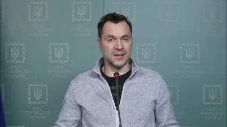Украина ввела санкции против бывшего советника Зеленского 