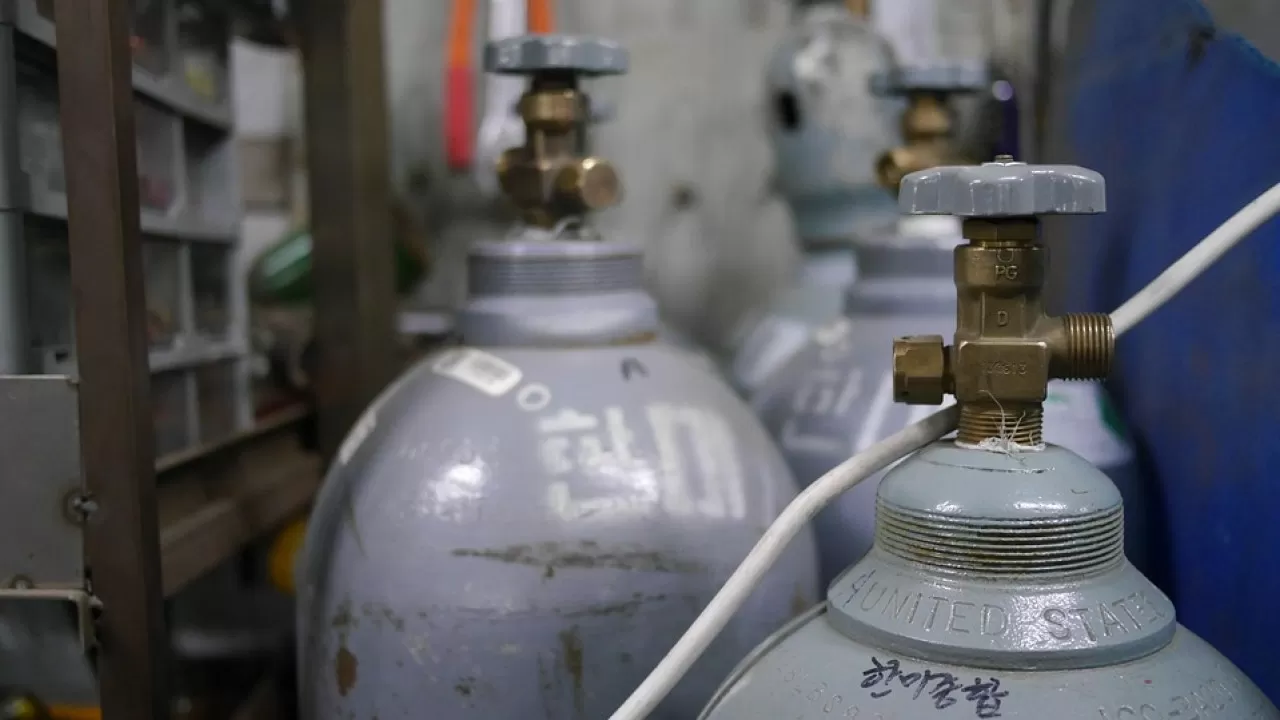 Уголовную ответственность ведут за "веселящий газ" в РК 