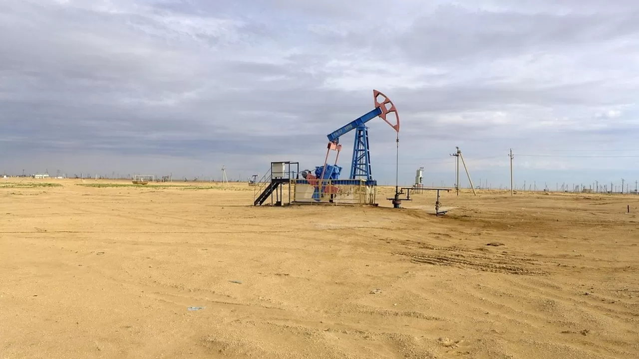 Нефтяные котировки растут после резкого падения 